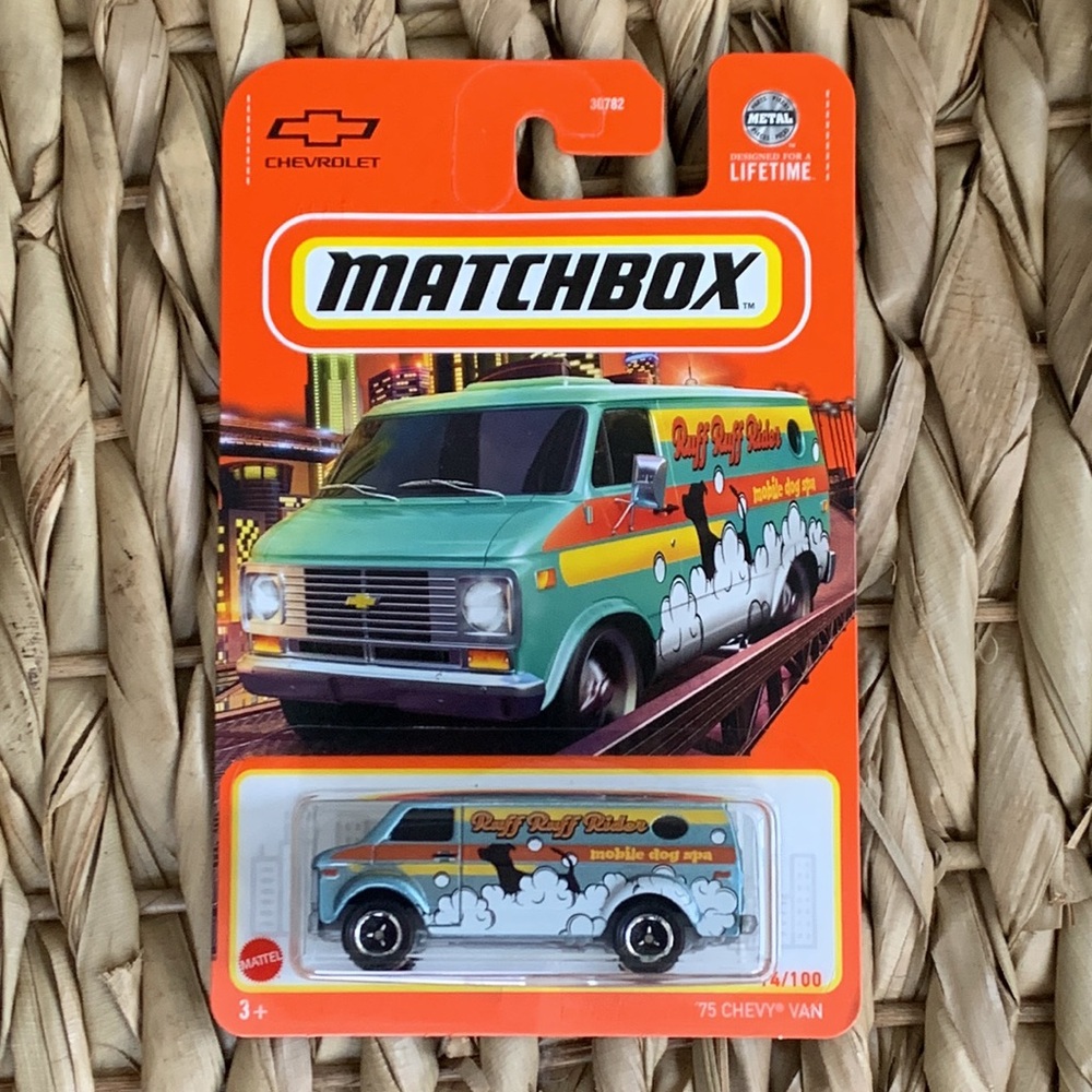 75 Chevy Mobile Dog Spa Mobile Van Matchbox 1975 Chevrolet Ruff Ruff Rider